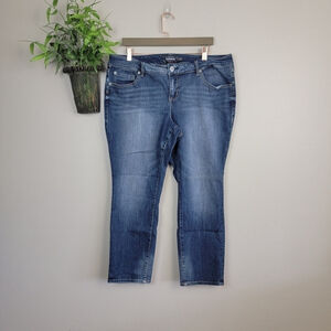 Torrid 18 Boyfriend Medium Blue Wash Mid Rise Relaxed Slim Fit Stretch Jeans XS